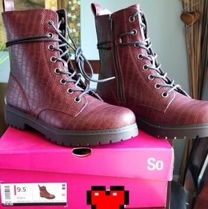 New Combat Boots sz 9.5